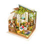 Miniature House - Mr. Miller's Garden Rolife DG108